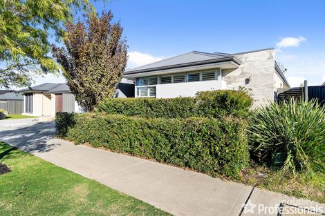 Property photo of 19 Ginger Loop Treeby WA 6164