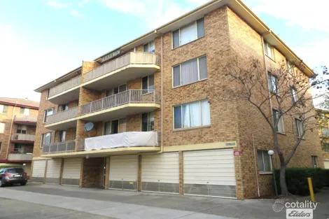 28/2 Riverpark Dr, Liverpool, NSW 2170