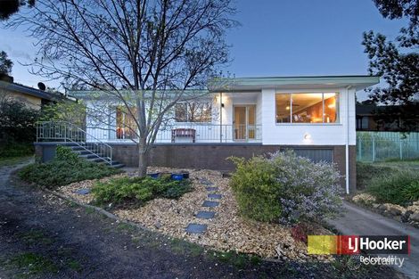 33 Stewart Cres, Melba, ACT 2615