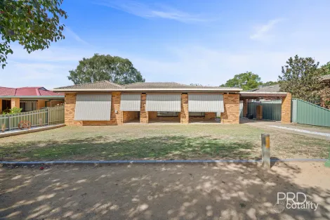 21 Pinaroo Dr, Glenfield Park, NSW 2650