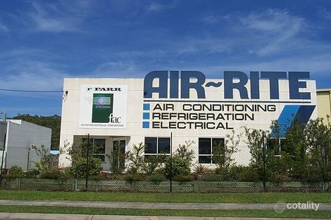 32 Hutchinson St, Burleigh Heads, QLD 4220