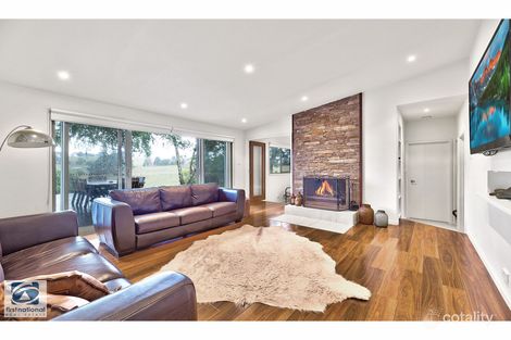 110 Mason Rd, Jindivick, VIC 3818