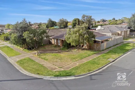 2 Dalton Dr, Melton South, VIC 3338