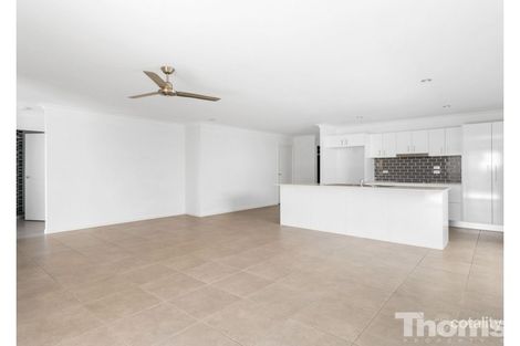 Property photo of 27 Cassidy Crescent Bridgeman Downs QLD 4035