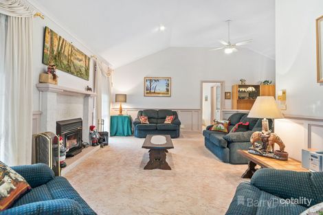 Property photo of 24 Pepperell Drive Drouin VIC 3818