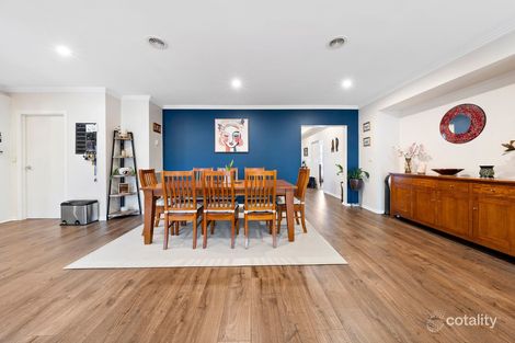 Property photo of 6 Indigo Square Brookfield VIC 3338