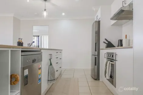 Property photo of 44 Koolamarra Drive Gracemere QLD 4702