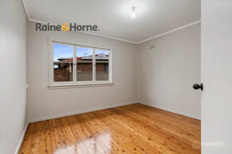Property photo of 57 Hill Road Lurnea NSW 2170