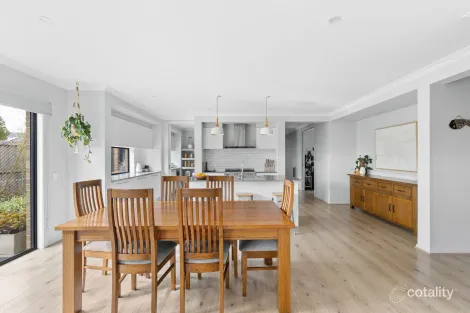 Property photo of 8 Nairn Drive Armstrong Creek VIC 3217