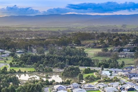 Property photo of 15 Bunyip Drive Drouin VIC 3818