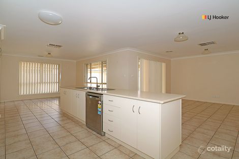 Property photo of 39 Mima Street Glenfield Park NSW 2650