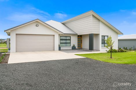Property photo of 24 Rodeo Drive Hillvue NSW 2340