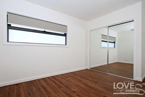 Property photo of 4/14 Croft Crescent Reservoir VIC 3073