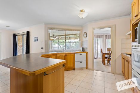 Property photo of 2 Floral Gardens Narre Warren South VIC 3805