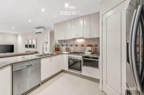 Property photo of 18 Teeside Way Keysborough VIC 3173