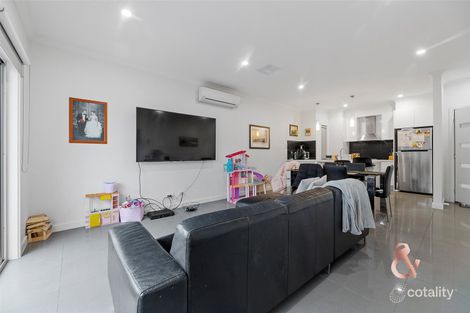 Property photo of 2/13 Paschke Crescent Lalor VIC 3075