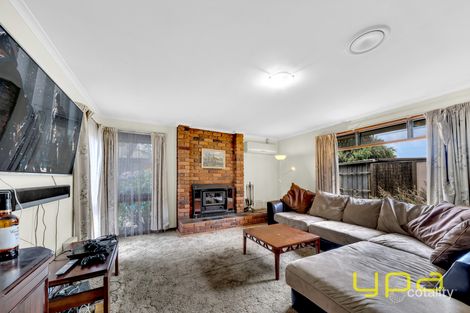 Property photo of 19 Lesdon Avenue Cranbourne VIC 3977