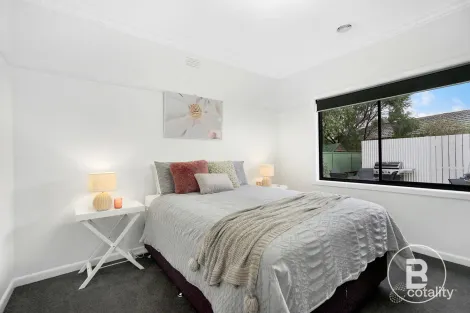 Property photo of 14 Hamlet Street Wendouree VIC 3355