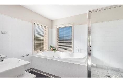 Property photo of 6/27 Lakeview Gardens Jerrabomberra NSW 2619