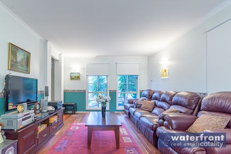 Property photo of 17 Stagecoach Crescent Sydenham VIC 3037