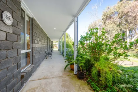 Property photo of 5 Beattie Court Mooroopna VIC 3629