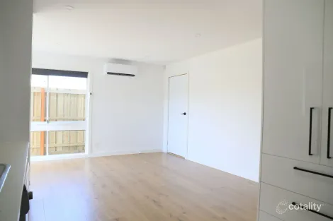 Property photo of 8 Eldorado Crescent Meadow Heights VIC 3048