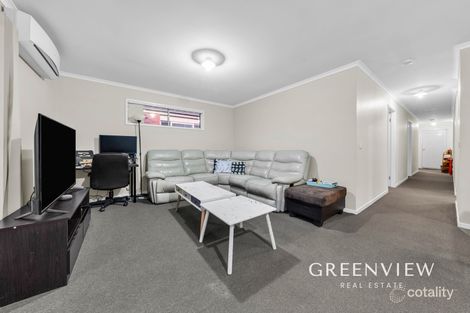 Property photo of 8 Tyndall Street Cranbourne East VIC 3977