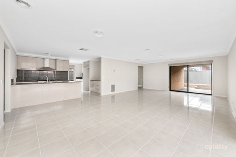 Property photo of 14 Lanthorn Crescent Cranbourne East VIC 3977