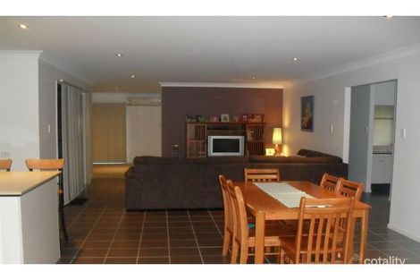 Property photo of 32 Craigs Way Maudsland QLD 4210