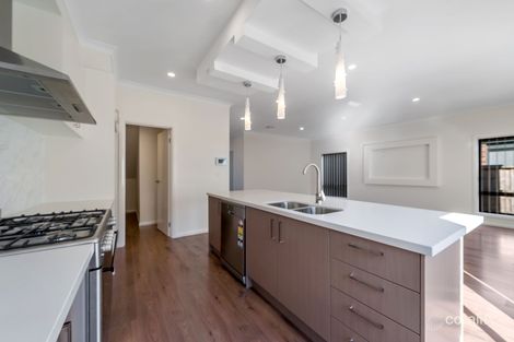 Property photo of 2 Gossamer Way Mickleham VIC 3064