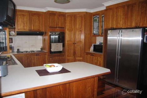 Property photo of 2 Brighton Court Avondale Heights VIC 3034