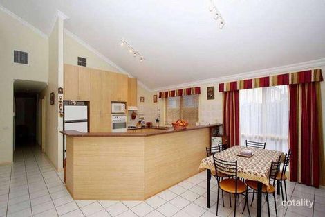 Property photo of 14 Wolviston Avenue Hillside VIC 3037