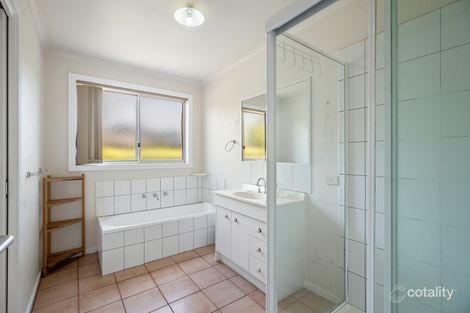 Property photo of 102 Scoresby Road Bayswater VIC 3153