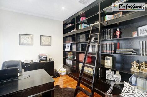 Property photo of 4 Shearwater Court Taylors Hill VIC 3037