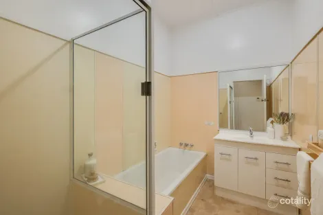 Property photo of 7A Garde Street Centenary Heights QLD 4350