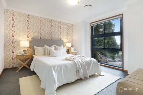 Property photo of 32 Woombye Close Koonawarra NSW 2530