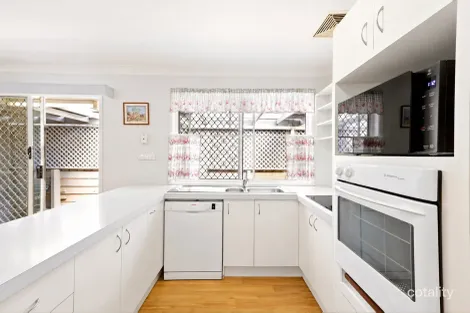Property photo of 20 Parkside Drive Kallangur QLD 4503