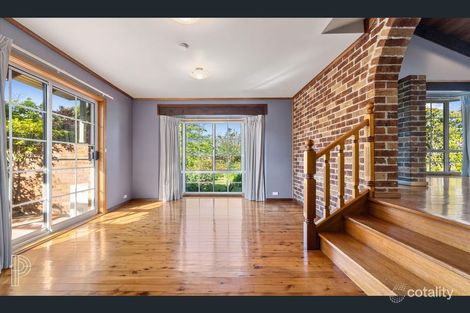 Property photo of 9 Franklin Court Jerrabomberra NSW 2619