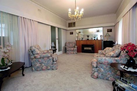 Property photo of 30 Charteris Drive Ivanhoe East VIC 3079