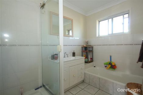 Property photo of 19 Rochester Drive Mount Warren Park QLD 4207