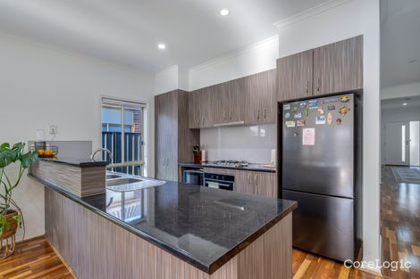 Property photo of 10 Somersby Road Craigieburn VIC 3064