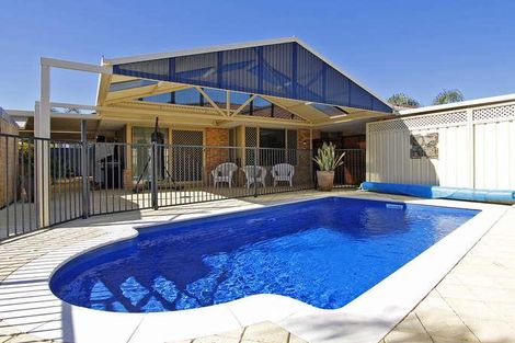 15 Pinetree Cl, Alexander Heights, WA 6064