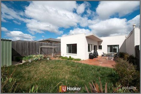 Property photo of 16 Hollows Circuit Macgregor ACT 2615