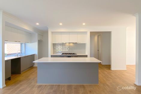 Property photo of 11 Ross Parade Wallan VIC 3756