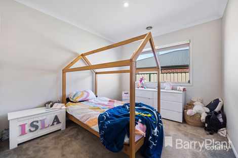 Property photo of 10 Horwood Drive Mount Clear VIC 3350