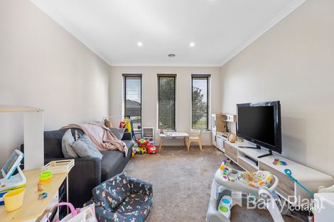 Property photo of 10 Horwood Drive Mount Clear VIC 3350