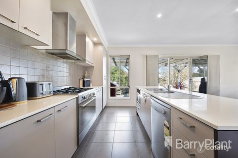 Property photo of 10 Horwood Drive Mount Clear VIC 3350