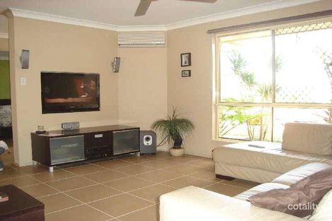 Property photo of 8 Enderbury Crescent Pacific Pines QLD 4211