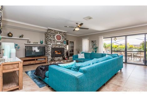 Property photo of 8 Carmine Close Southern River WA 6110