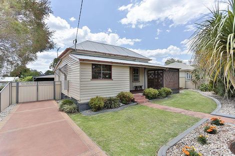 11 Kenilworth St, North Toowoomba, QLD 4350